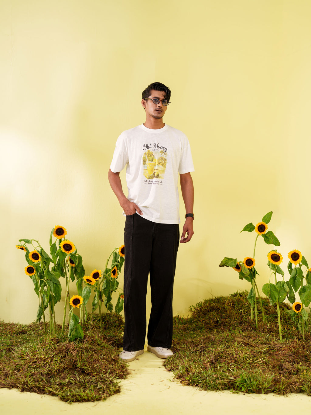 Men's White Old Money Graphic Printed T-Shirt