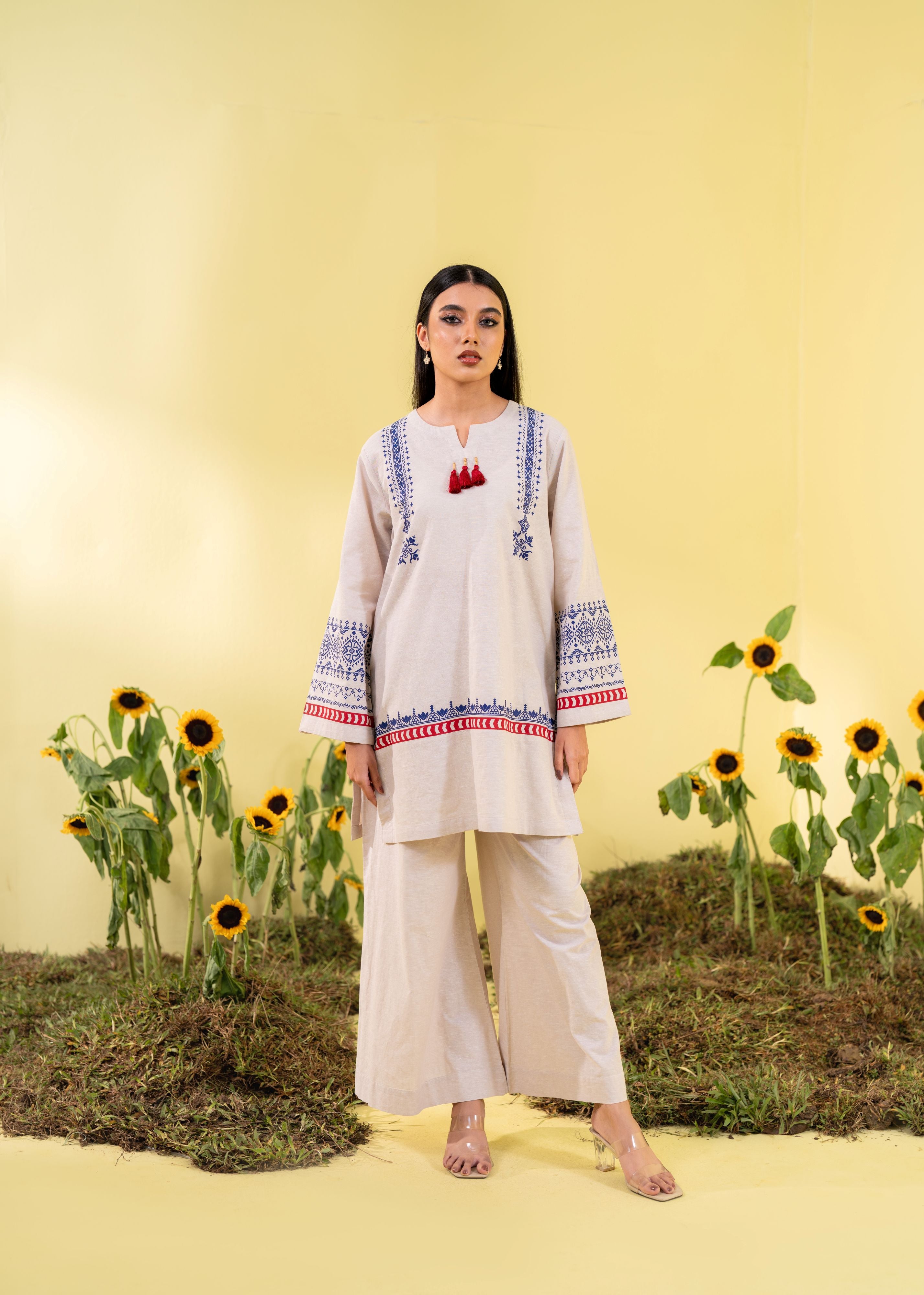 Women's Off White 2 Piece Suit