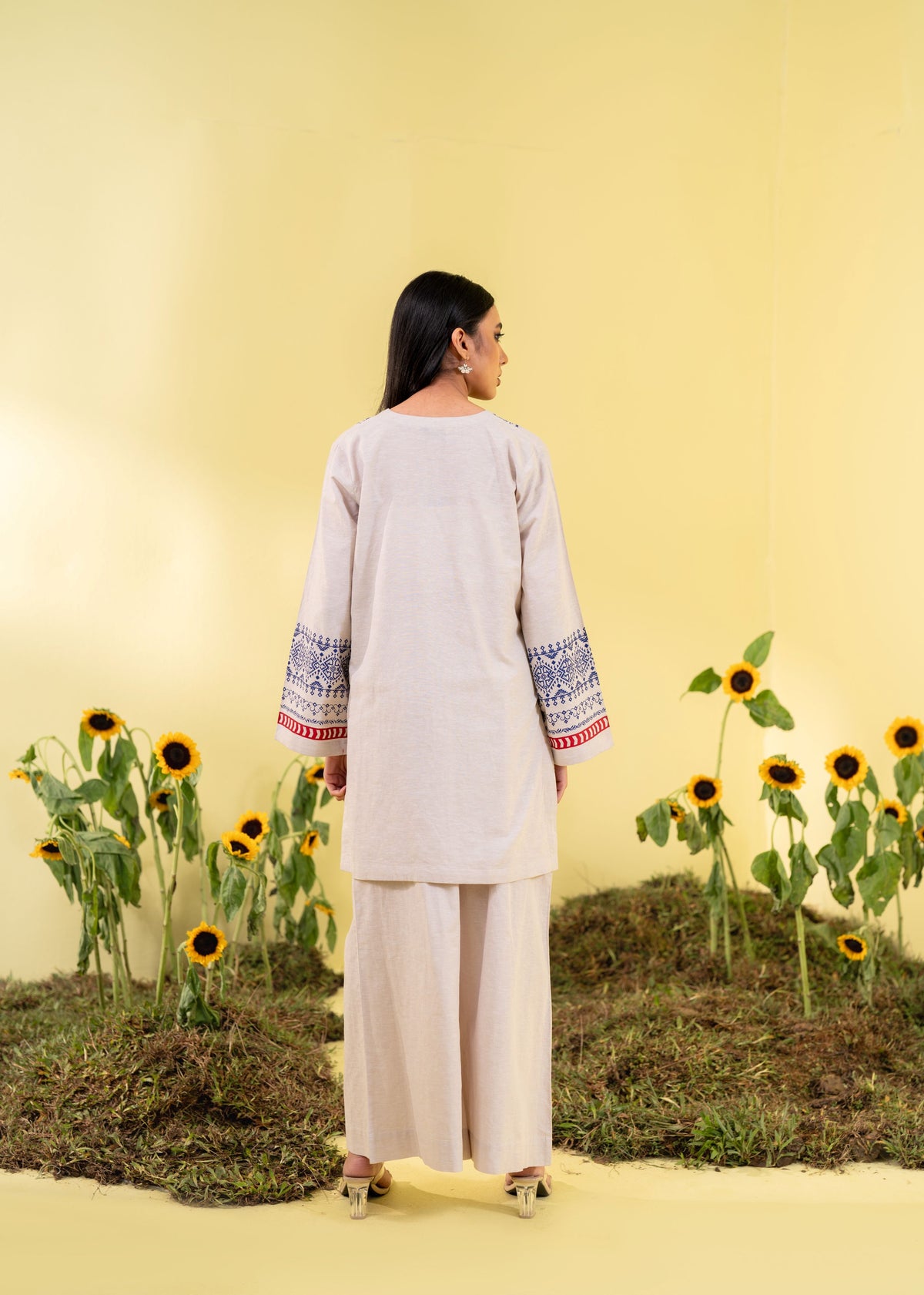 Women's Off White 2 Piece Suit